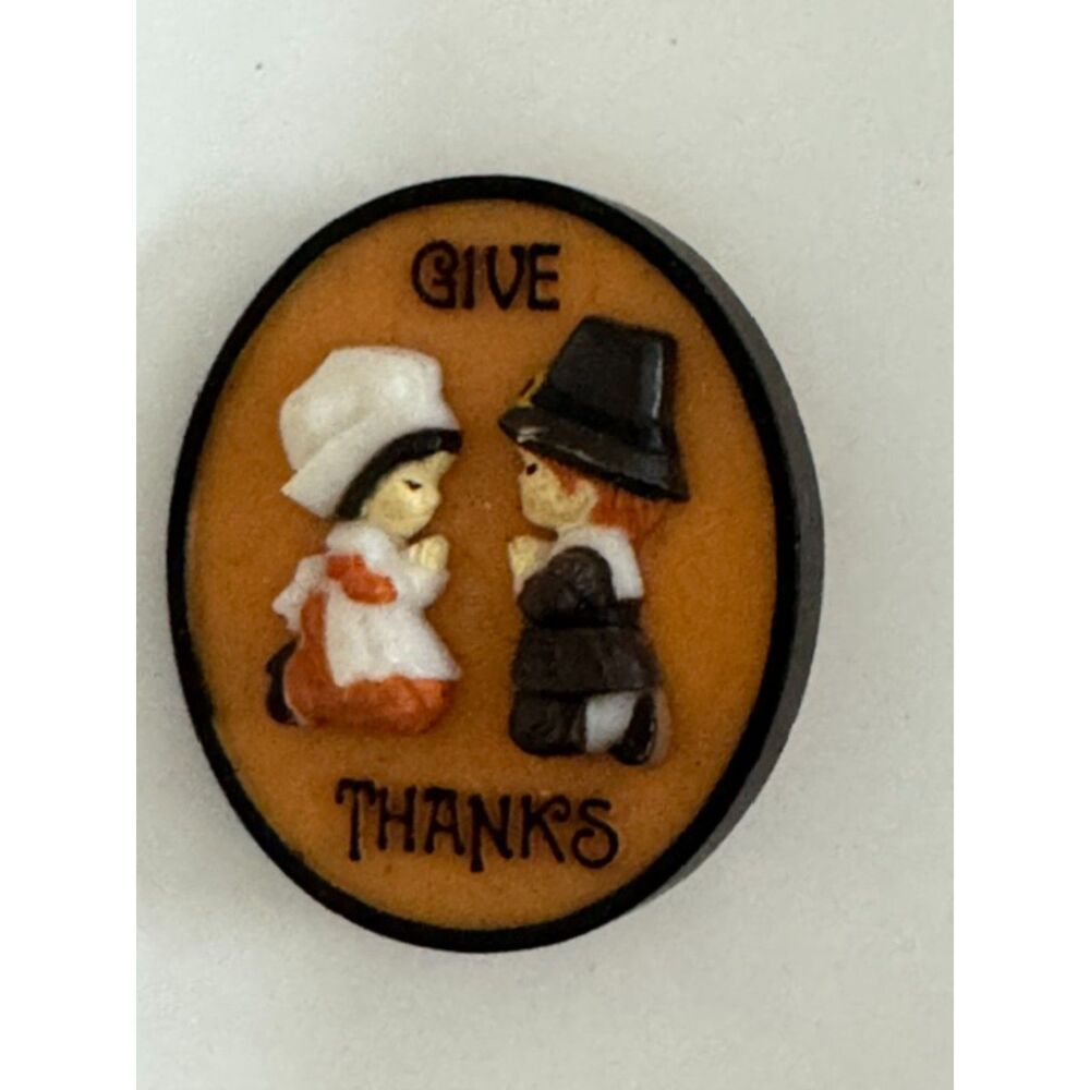Vintage plastic Hallmark Thanksgiving brooch.